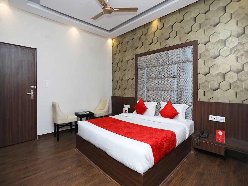 Capital O 2616 Hotel Golden Sand