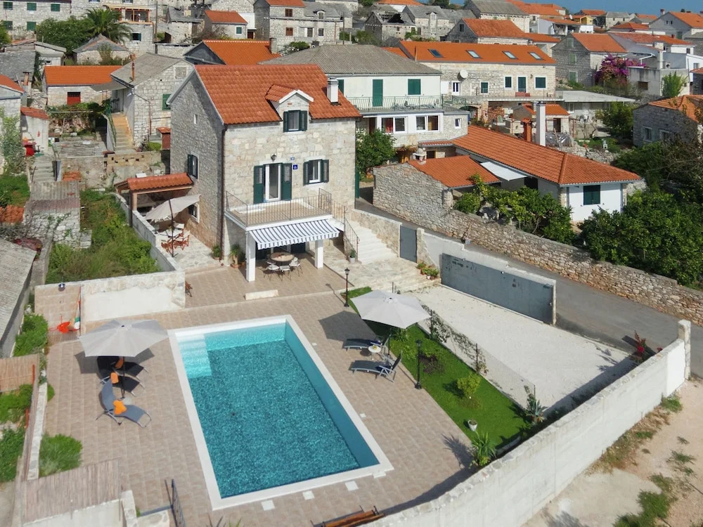 Modern Villa in Grohote With Pool