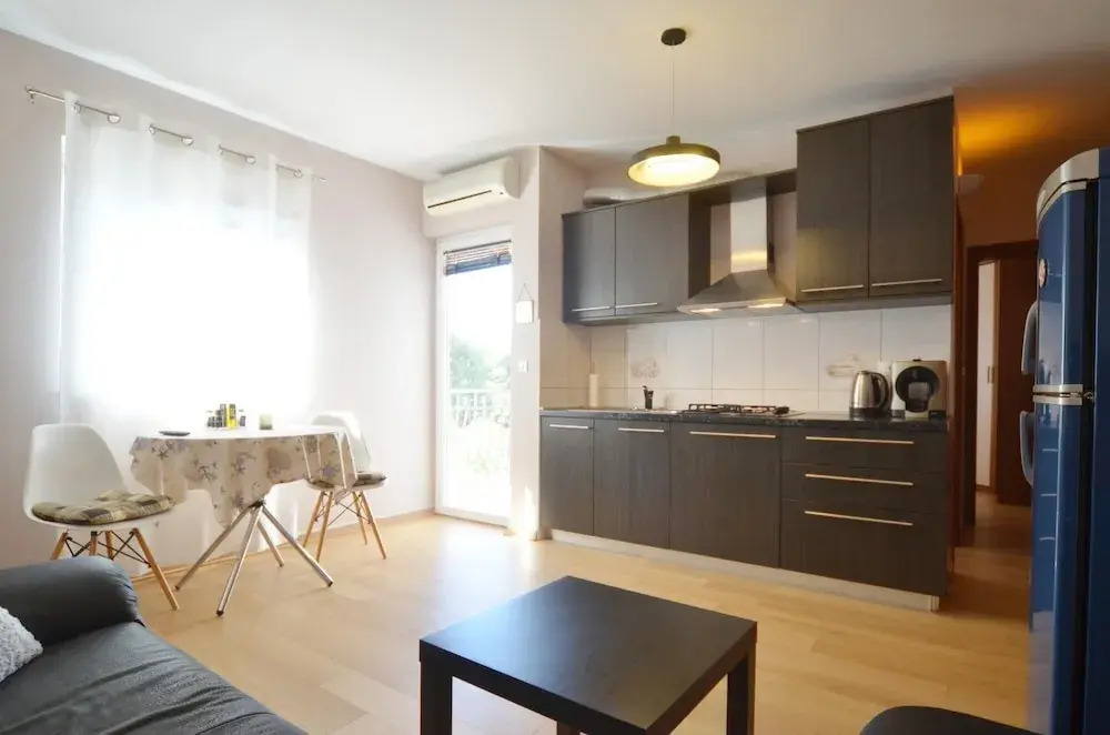Bissa in Rovinj With 1 Bedrooms and 1 Bathrooms