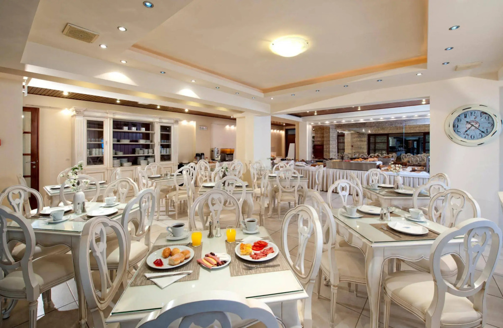 Mari Kristin Beach Hotel