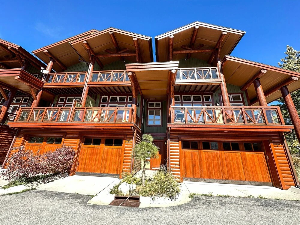 Juniper Crest #2 3 Bedroom Townhouse by RedAwning