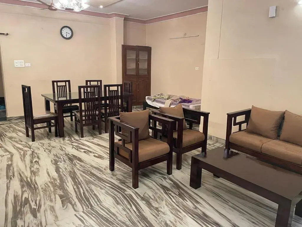 Visitors Lounge by MMG - 2&3BHK Furnished - Rd 12 Banjara Hills