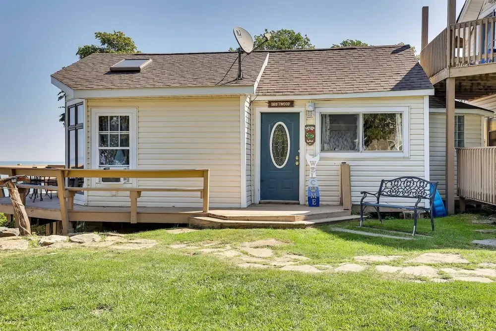 Lakefront Geneva Vacation Rental - Walk to Strip!