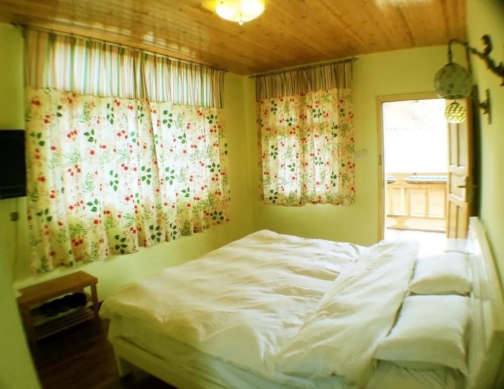 The First Moment Inn