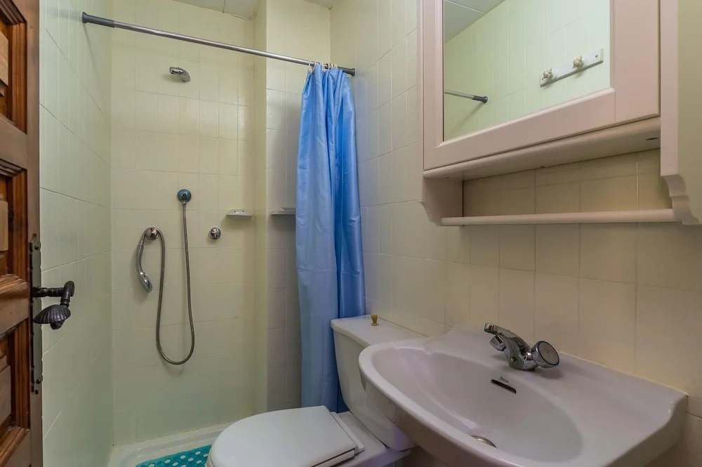 Aj-6 Calella DE Palafrugell 6 PAX