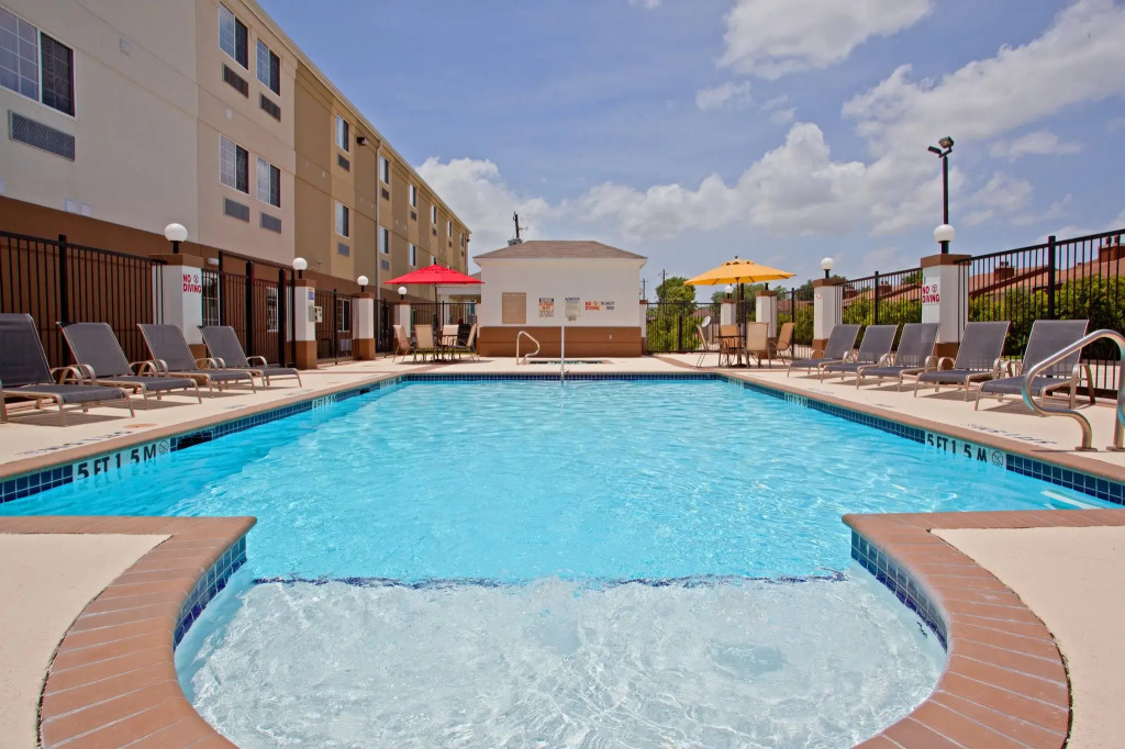 Candlewood Suites Houston Westchase - Westheimer by IHG
