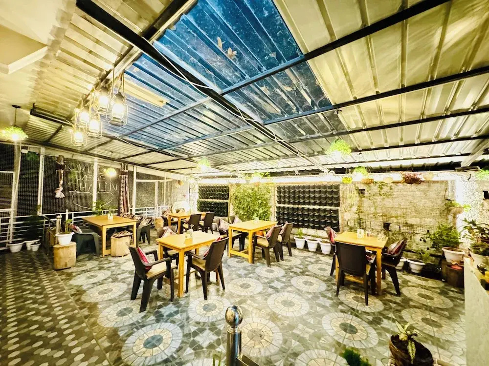 Paradise Inn by HBR