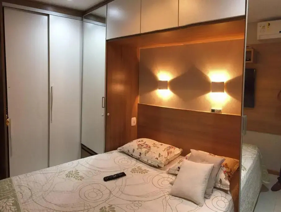 TOP DA PRAIA - 2qts, ar cond, WIFI, cozinha, garagem , completo