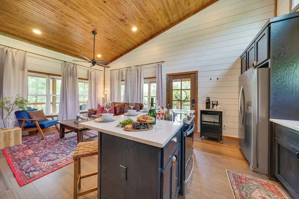 Tree-lined Broken Bow Studio Cabin w/ Hot Tub!