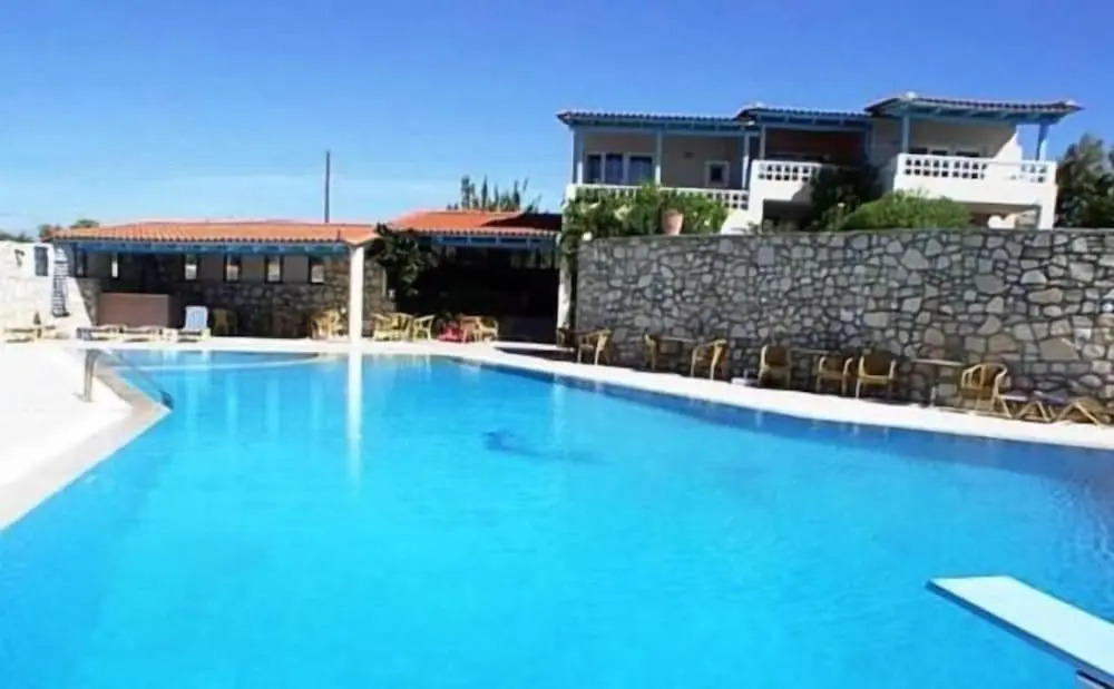 Nicolas Apartments