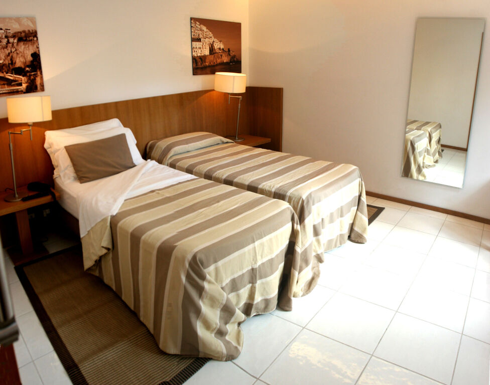 Rota Suites