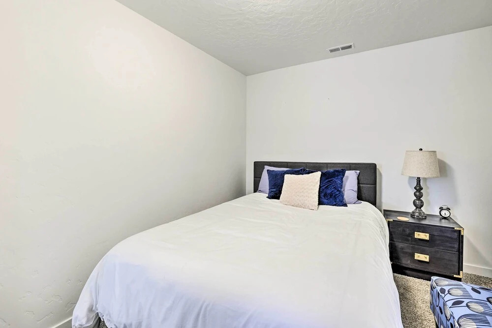 Nampa Townhome ~ 18 Mi to Downtown Boise