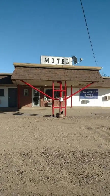 First Inn By OYO Quinter Hwy 70