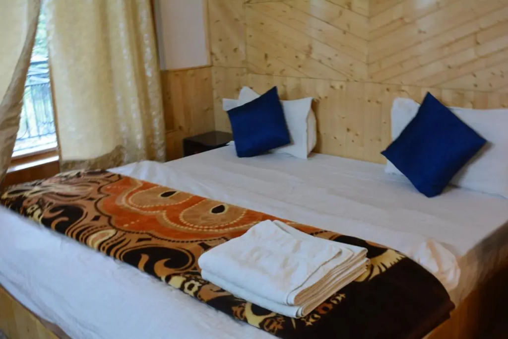Hotel Neelgiri - Manali Diaries