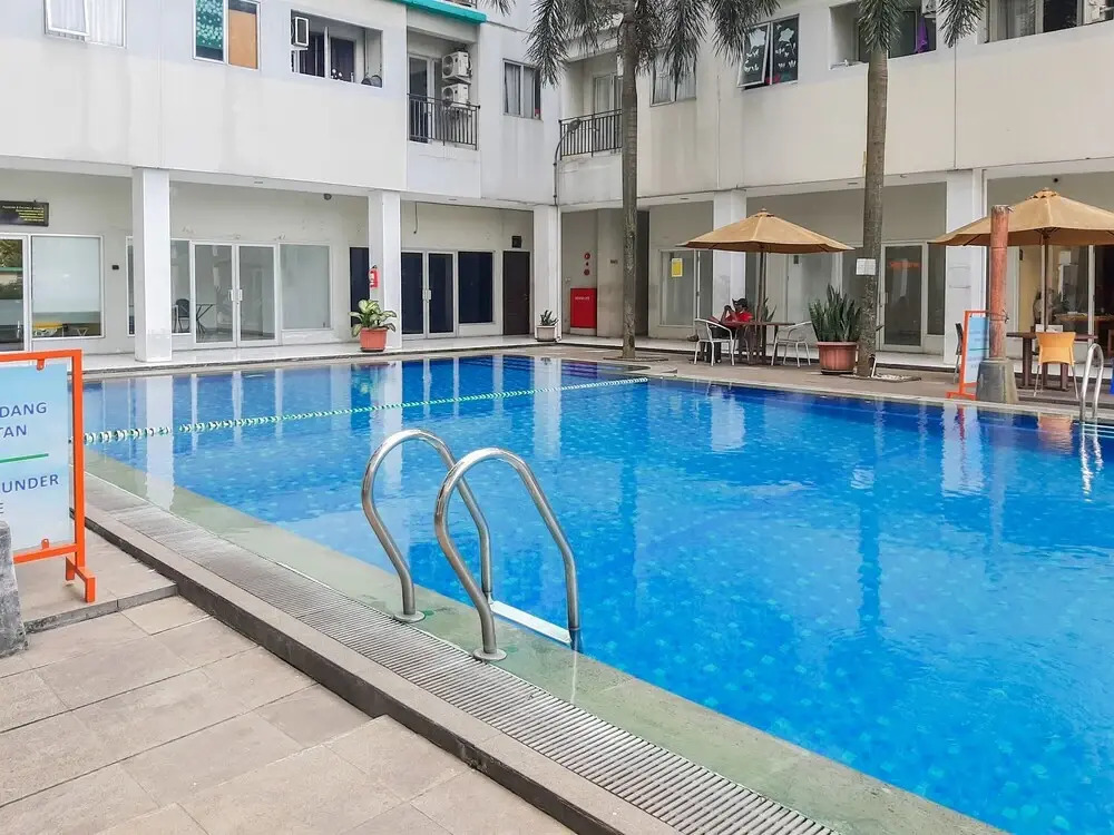 Relaxing And Homey Studio Sky View Apartment