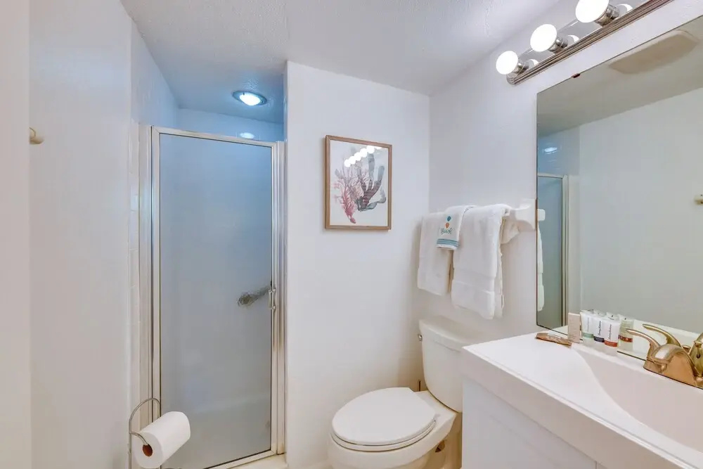Tropical Sarasota Condo < 1 Mile to Beach!