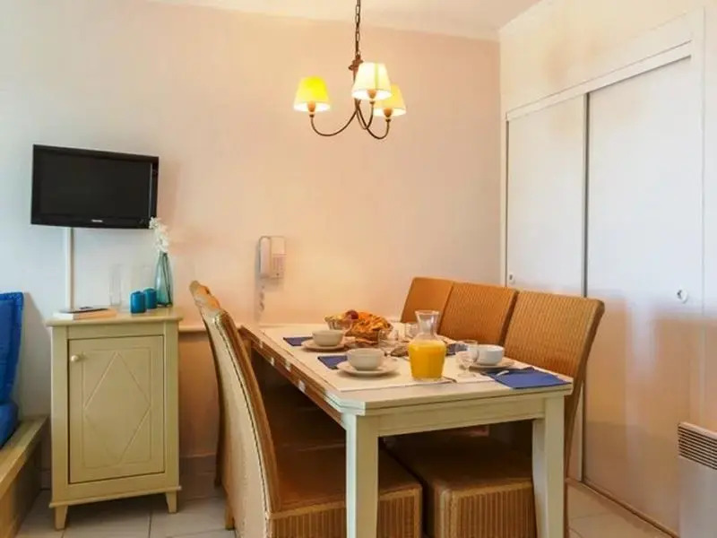 Apartment LAnge Gardien-2 by Interhome