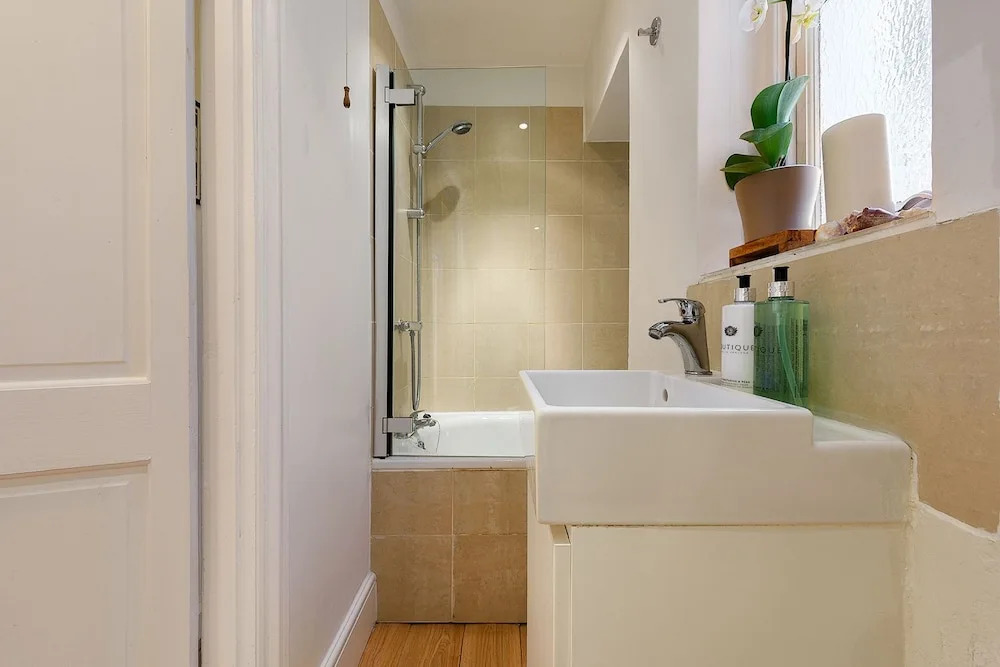 Beautiful 1BR Camden Home