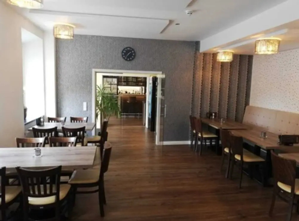 CAESARO Hotel & Pizzeria - 20 Jahre Familienunternehmen