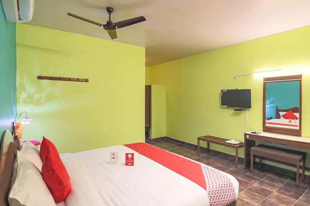 OYO 10709 Hotel SBT