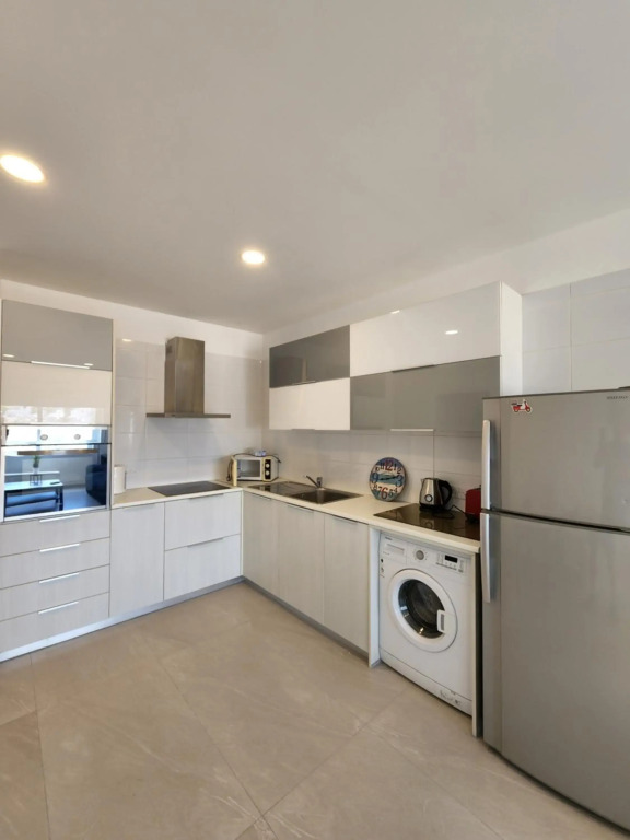 MH Apartments AB13