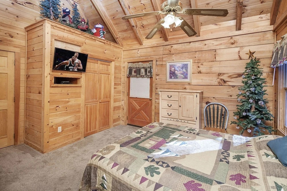 ER38B - Grandmas Hideaway - Great Location! Close to town cabin