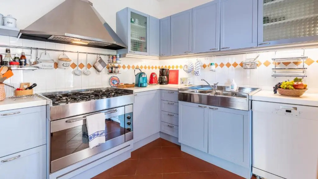 CORAZZA 6&1, Emma Villas