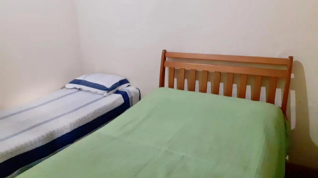 Casa da mata com piscina natural em condomínio