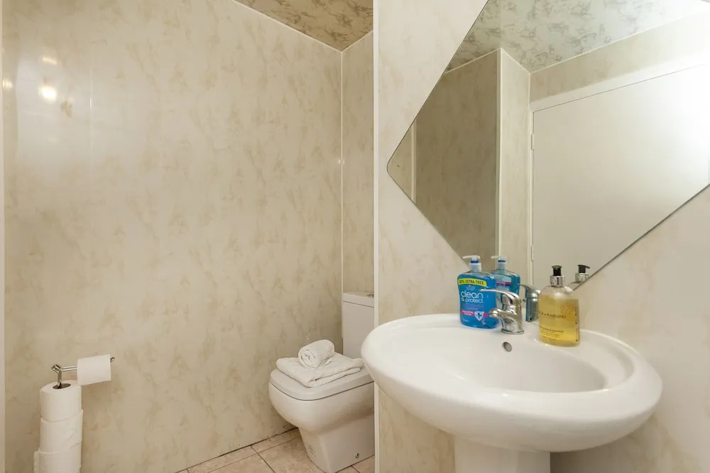 Longlyn 3 bedroom apartment