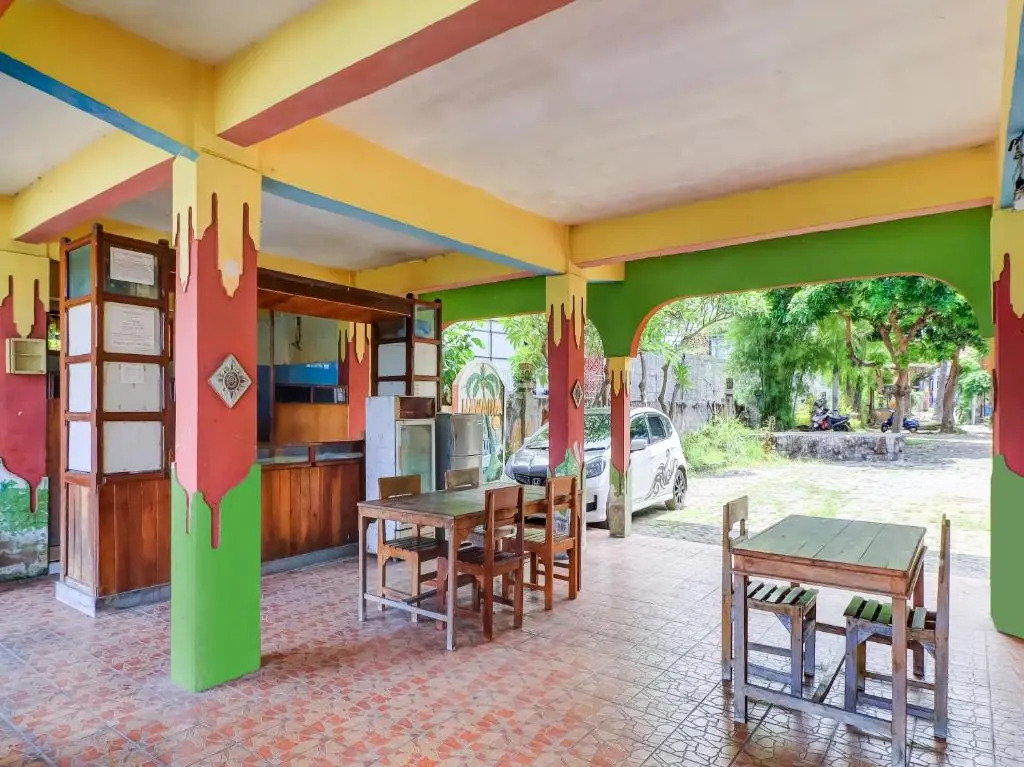 OYO 91042 Hawaina Hotel