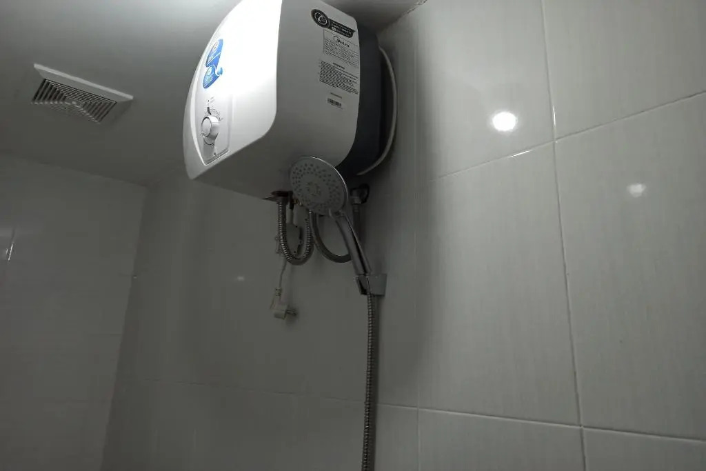OYO Life 2988 Medokan N2 Residence