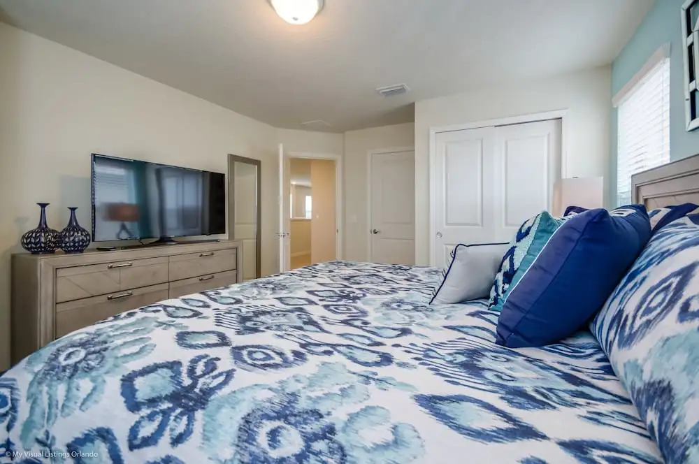Solterra - 5569 Misty Oak Circle