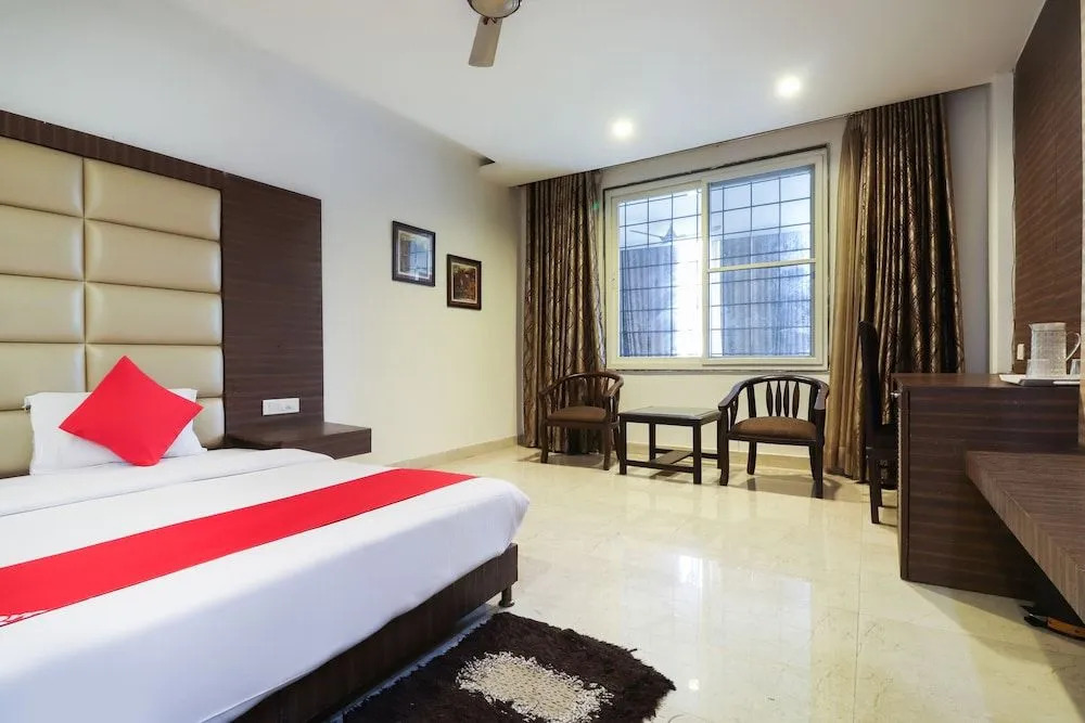 Oyo 60162 City Club And Hotels