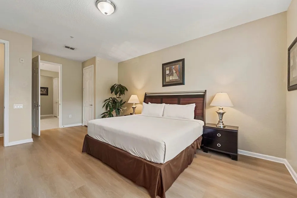 5036 Shoreway Loop # 105