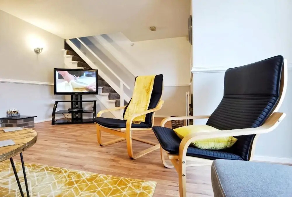 5 Bedroomed House Available for Guests and Contractors Wifi Parking