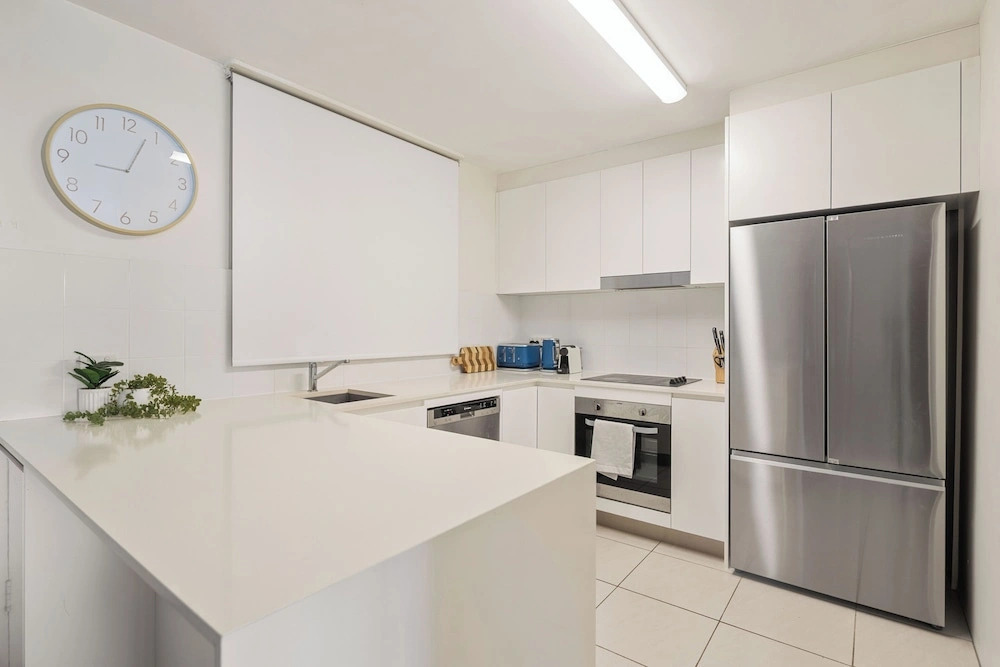 Ambassador 19 Beachside Burleigh Heads