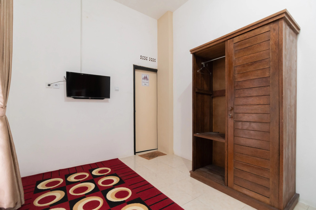 RedDoorz Syariah at Jalan Andalas Padang