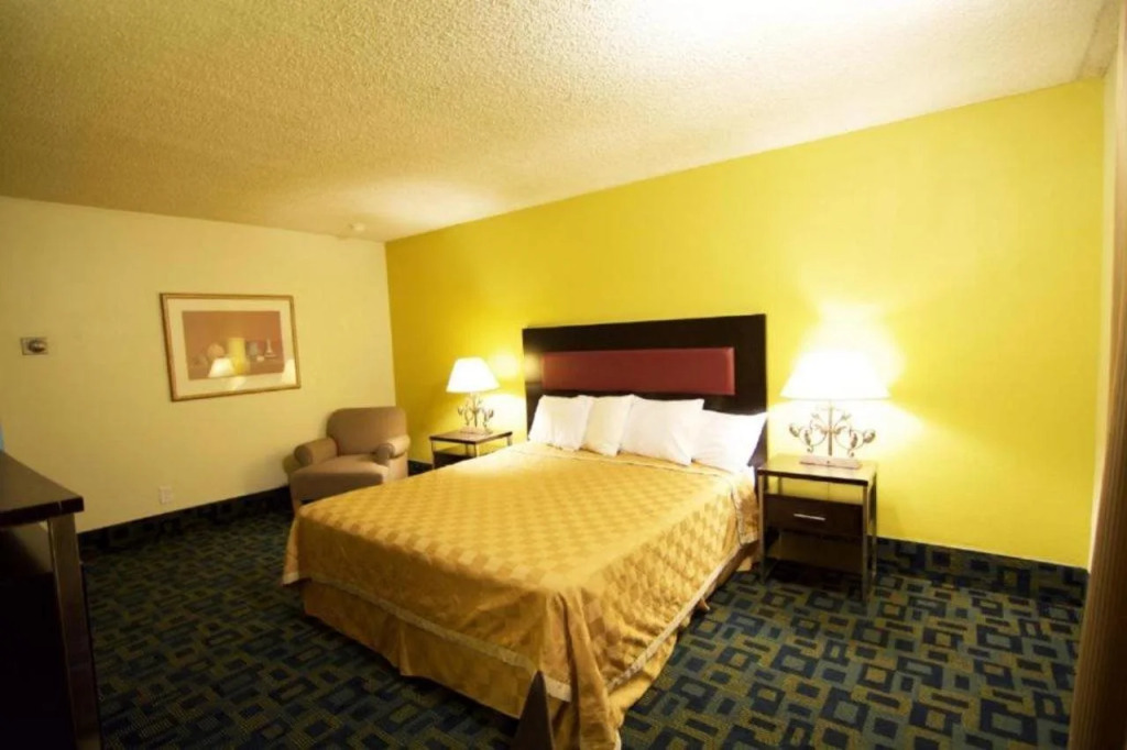 Royal Plaza Inn