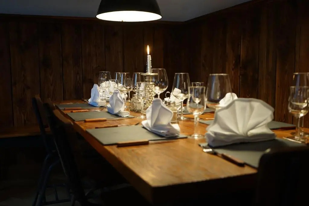 Mara Restaurant & Hotel
