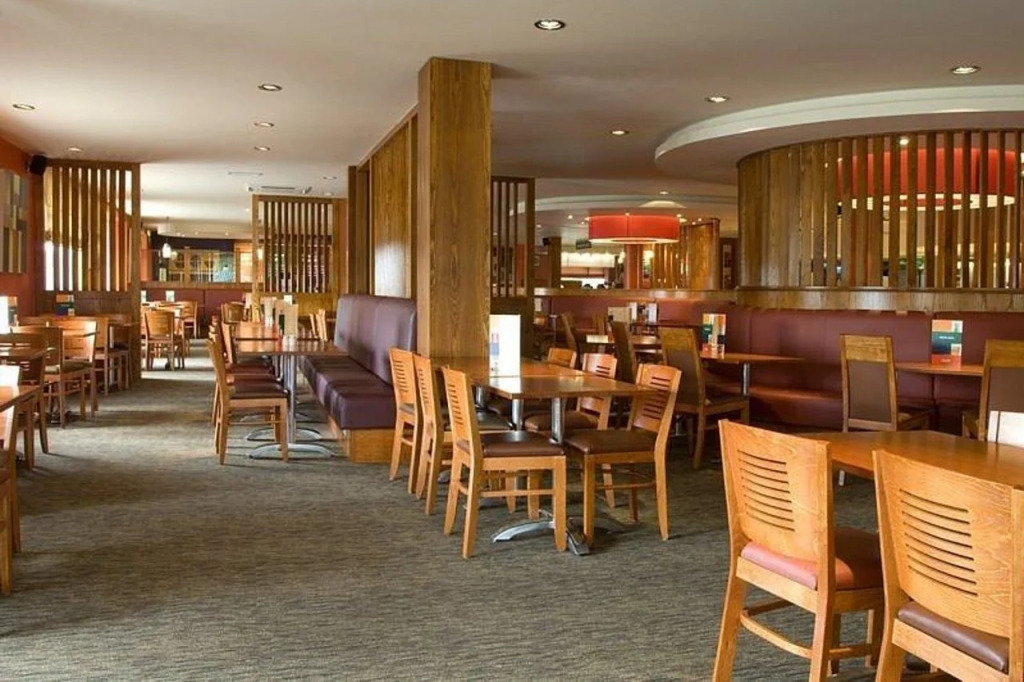 Premier Inn Sheffield/Barnsley (M1 Jct 36)