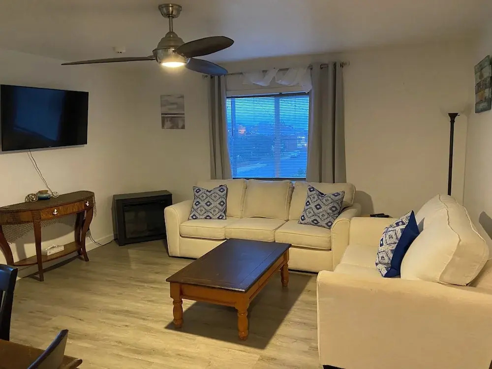 Newport Bay Motel