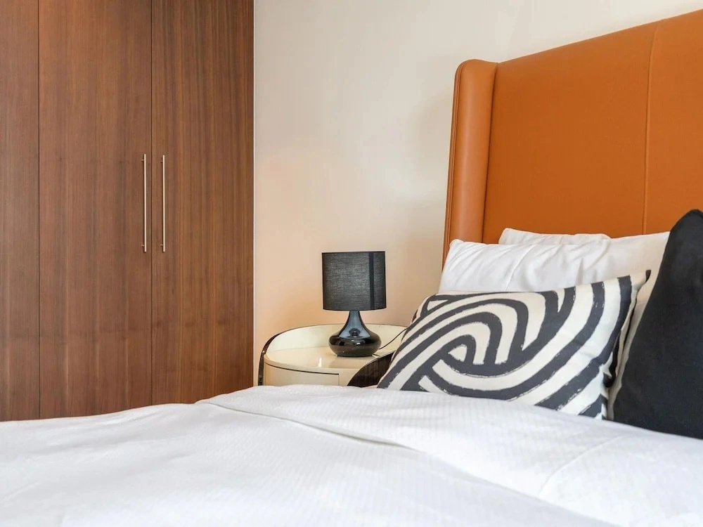 Luxurious & Stylish Apartments Across Dubai Mall - Burj Khalifa - City Views