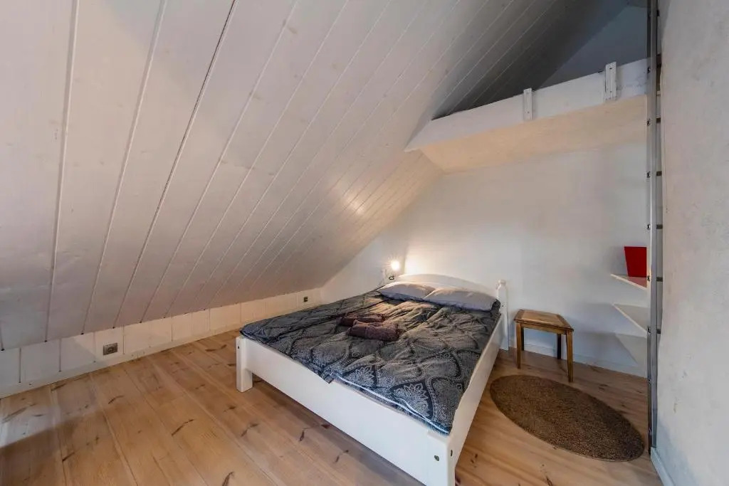 Apple 9 Apartment
