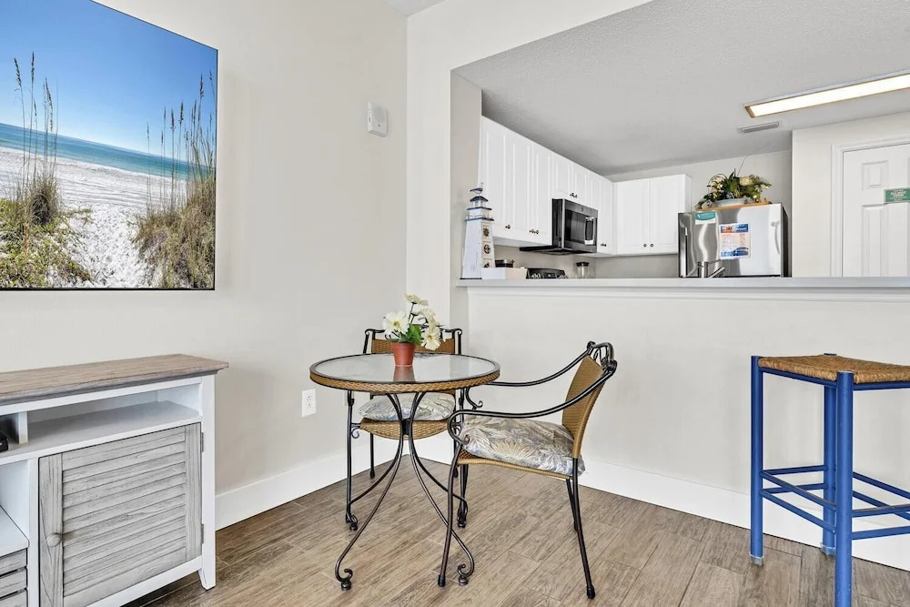 Majestic Beach Towers 1-1014