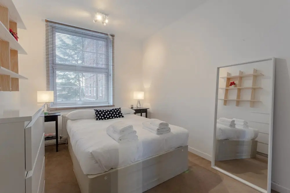 2 Bedroom Apartment in Wapping