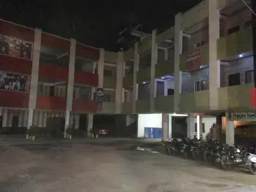 Shreyansh Hotel