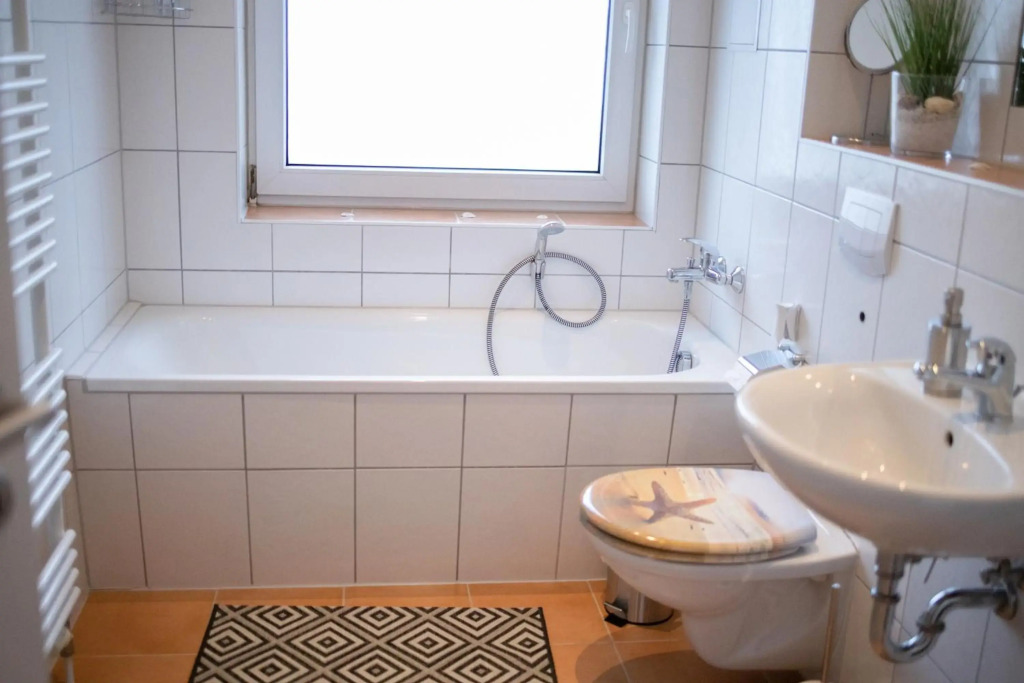 Modern-TOP City Lage -5 min - HBhf Netflix Küche Boxspringbett 2m x 2m bis 4 Pers