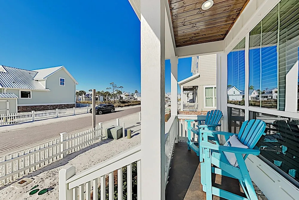 New Listing! Parks Edge New-build W/ Pool 5 Bedroom Home