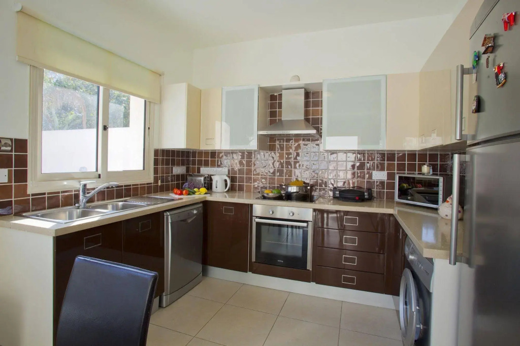 Villa Michaella - 500m from Golden Beach