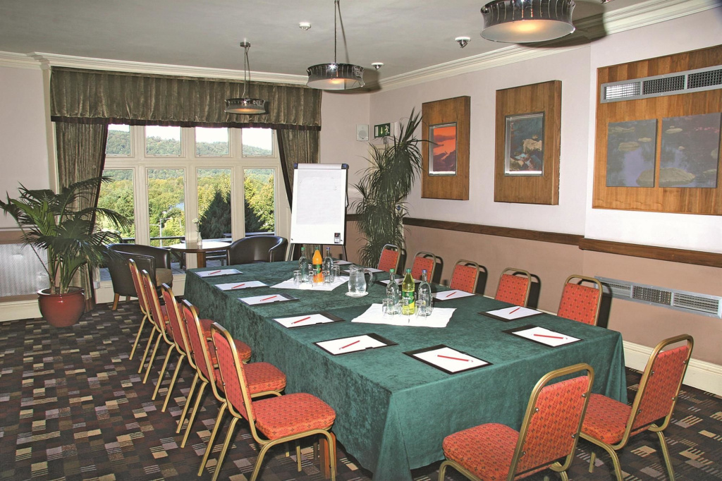 Lakes Hotel & Spa
